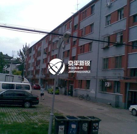 林校中里